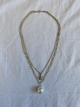 Load image into Gallery viewer, Starfish and pearl necklace