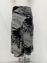 Cargar imagen en el visor de la galería, City skirt: Size 14