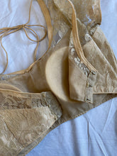 Load image into Gallery viewer, Lace crop top: Size 8