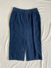 Load image into Gallery viewer, A.L skirt: Size 18