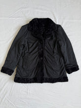 Load image into Gallery viewer, Capture coat: Size L