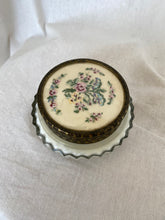 Load image into Gallery viewer, Pear candle