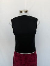 Cargar imagen en el visor de la galería, Megan Tuffery top: Size 12