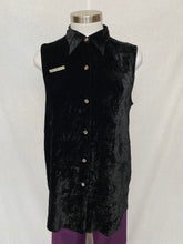 Load image into Gallery viewer, Gap shirt: Size L