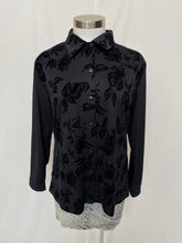 Lade das Bild in den Galerie-Viewer, Ignite shirt: Size M