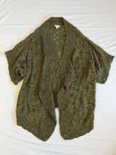 गैलरी व्यूवर में इमेज लोड करें, Witchery cardigan: Size XS/S