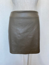 Cargar imagen en el visor de la galería, Alice skirt: Size M