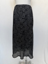 Lade das Bild in den Galerie-Viewer, Ella J skirt: Size 16