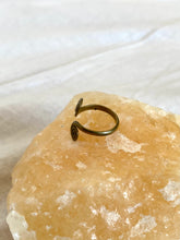 Load image into Gallery viewer, Mini spiral ring