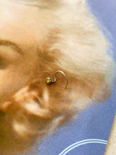 Load image into Gallery viewer, Silver nose stud