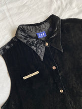 Load image into Gallery viewer, Gap shirt: Size L
