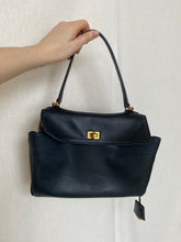 Load image into Gallery viewer, Leather bag
