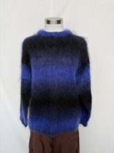 Load image into Gallery viewer, Handmade jumper: Size M
