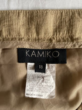 Load image into Gallery viewer, Kamiko skirt: Size 18
