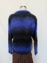 Load image into Gallery viewer, Handmade jumper: Size M
