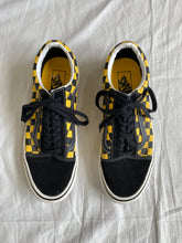 Load image into Gallery viewer, Vans sneakers: M-8 / W-9.5

