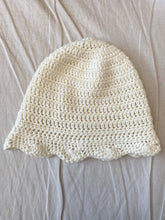 Cargar imagen en el visor de la galería, Crochet skull-cap
