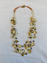 Load image into Gallery viewer, Shell necklace
