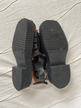Lade das Bild in den Galerie-Viewer, Asra shoes: Size 7.5 / 38
