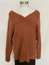 Load image into Gallery viewer, Decjuba jumper: Size M
