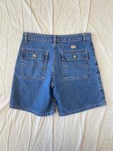 गैलरी व्यूवर में इमेज लोड करें, Herbench shorts: Size 27
