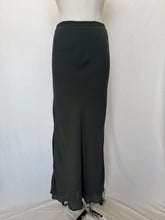 Load image into Gallery viewer, Cachet skirt: Size 12
