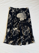 Load image into Gallery viewer, Ella J skirt: Size 12
