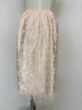 Cargar imagen en el visor de la galería, St Micheal skirt: Size 12-14
