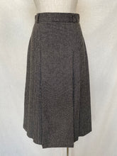 Load image into Gallery viewer, Solo skirt: Size Small
