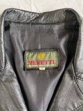 Load image into Gallery viewer, Venetti leather jacket: Size L
