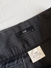 Load image into Gallery viewer, Cue pants: Size 8
