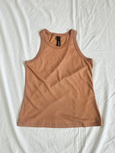 Load image into Gallery viewer, Kowtow top: Size L
