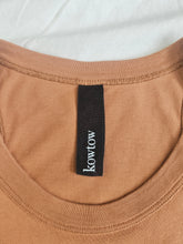 Load image into Gallery viewer, Kowtow top: Size L
