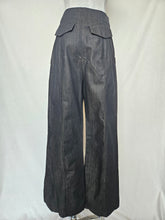 Load image into Gallery viewer, Reign pants: Size 8
