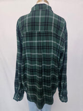 Lade das Bild in den Galerie-Viewer, Absent shirt: Size XL
