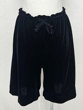 Load image into Gallery viewer, Dukkah shorts: Size 8 - 10
