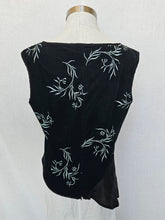 Load image into Gallery viewer, Megan Salmon top: Size 12
