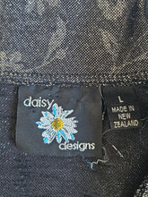 Load image into Gallery viewer, Daisy Designs shirt: Size L
