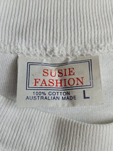 Load image into Gallery viewer, Susie fashion t-shirt: Size L

