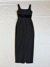 Load image into Gallery viewer, Cue Design dress: Size 8
