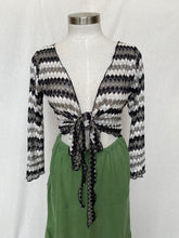 Load image into Gallery viewer, Y2K shawl: Size M
