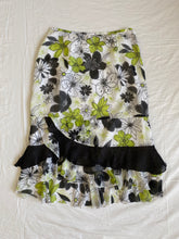 Load image into Gallery viewer, Cachet skirt: Size 14
