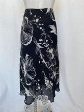 Load image into Gallery viewer, Ella J skirt: Size 14
