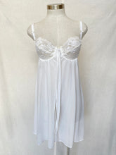 Load image into Gallery viewer, Temptations night dress: Size 34C
