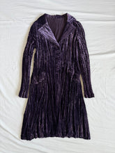 Load image into Gallery viewer, Velvet jacket: Size 12

