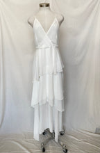 Lade das Bild in den Galerie-Viewer, Ethereal dress: Size 12
