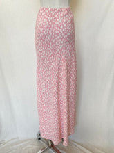 Lade das Bild in den Galerie-Viewer, David Pond skirt: Size 12
