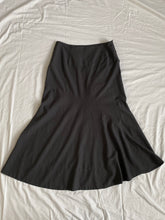 Lade das Bild in den Galerie-Viewer, Lisa Law skirt: Size 10
