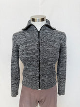 Load image into Gallery viewer, Sweater top: Size S

