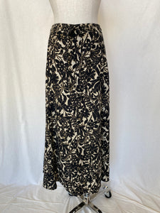 Twin Rivers skirt: Size 16